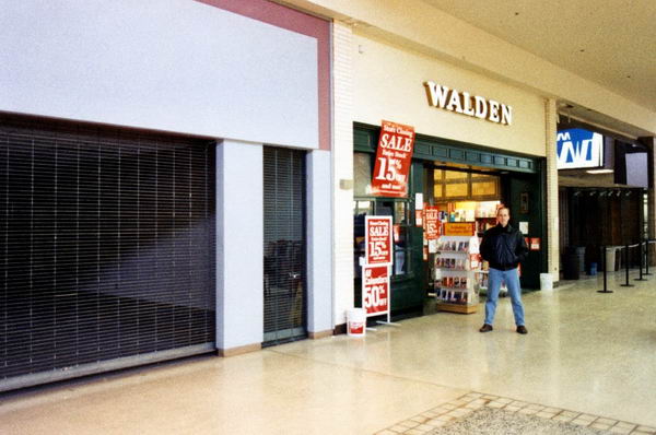North Kent Mall - Old Photo From Gr Retro (newer photo)